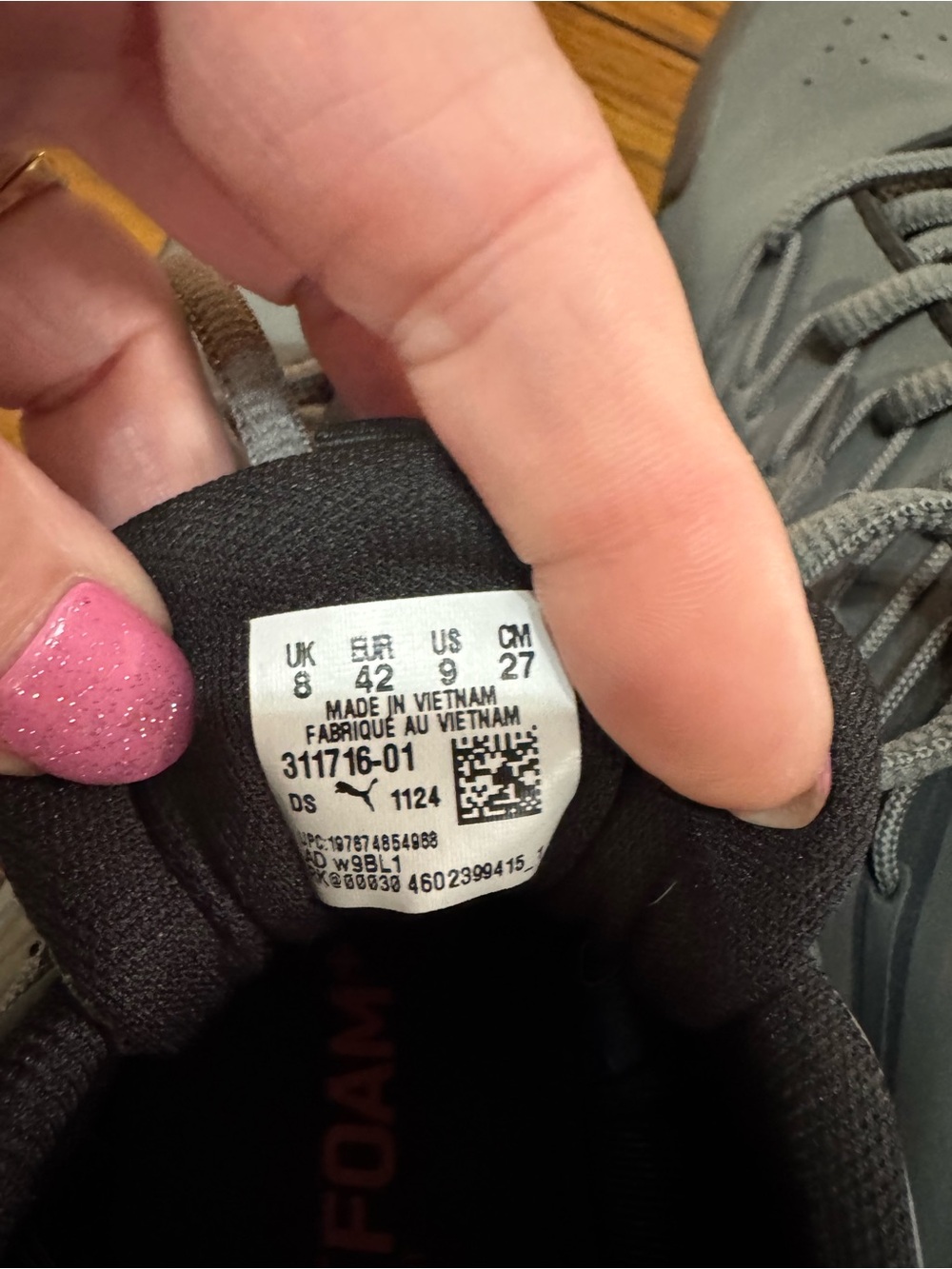 Puma Men’s Gray Athletic Sneakers with Black Accents - Picture 5 of 6